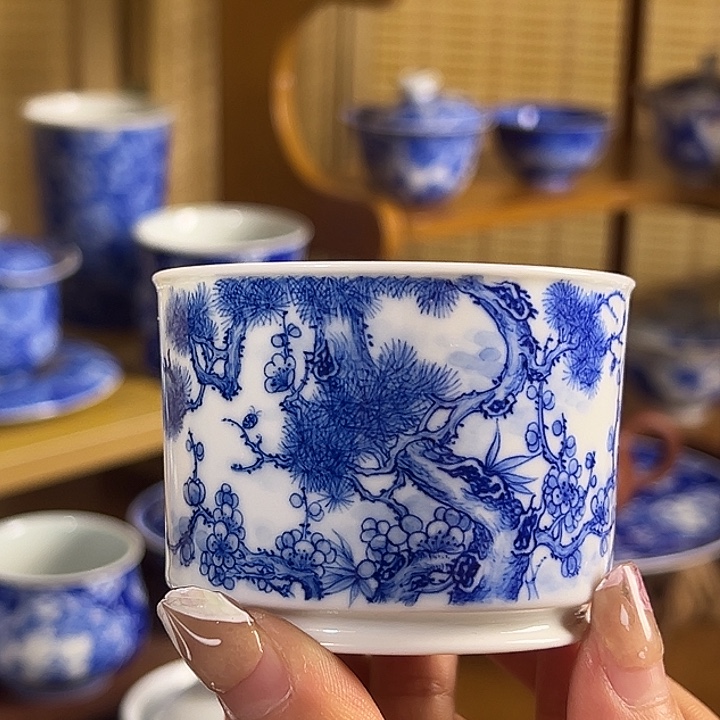 青花松竹梅容天杯微瑕