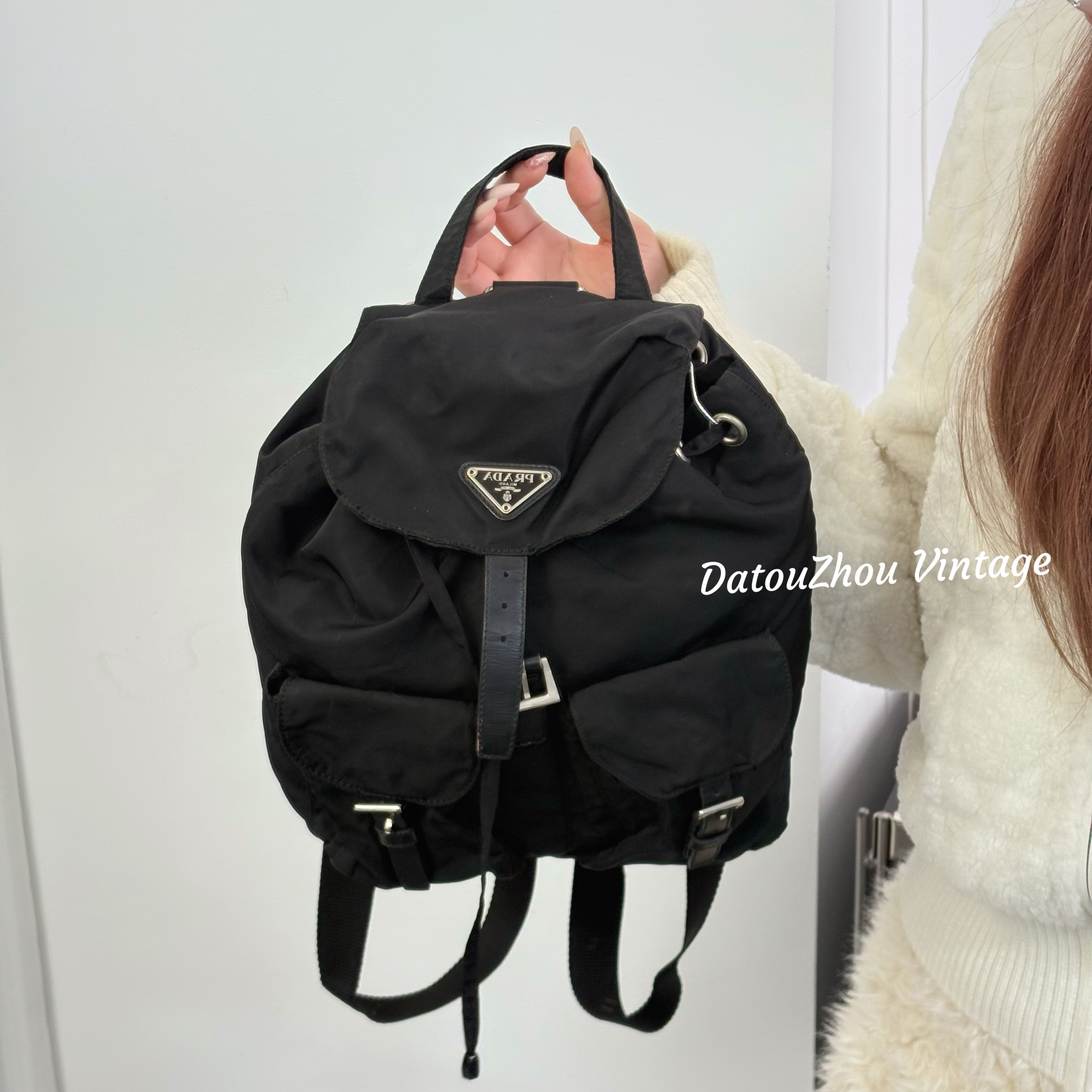 95新 Prada/普拉达 黑银降落伞双肩包zw