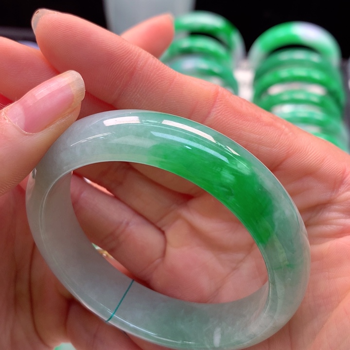 【闪购商品】翡翠手镯未镶嵌馨**哥天然翡翠手镯