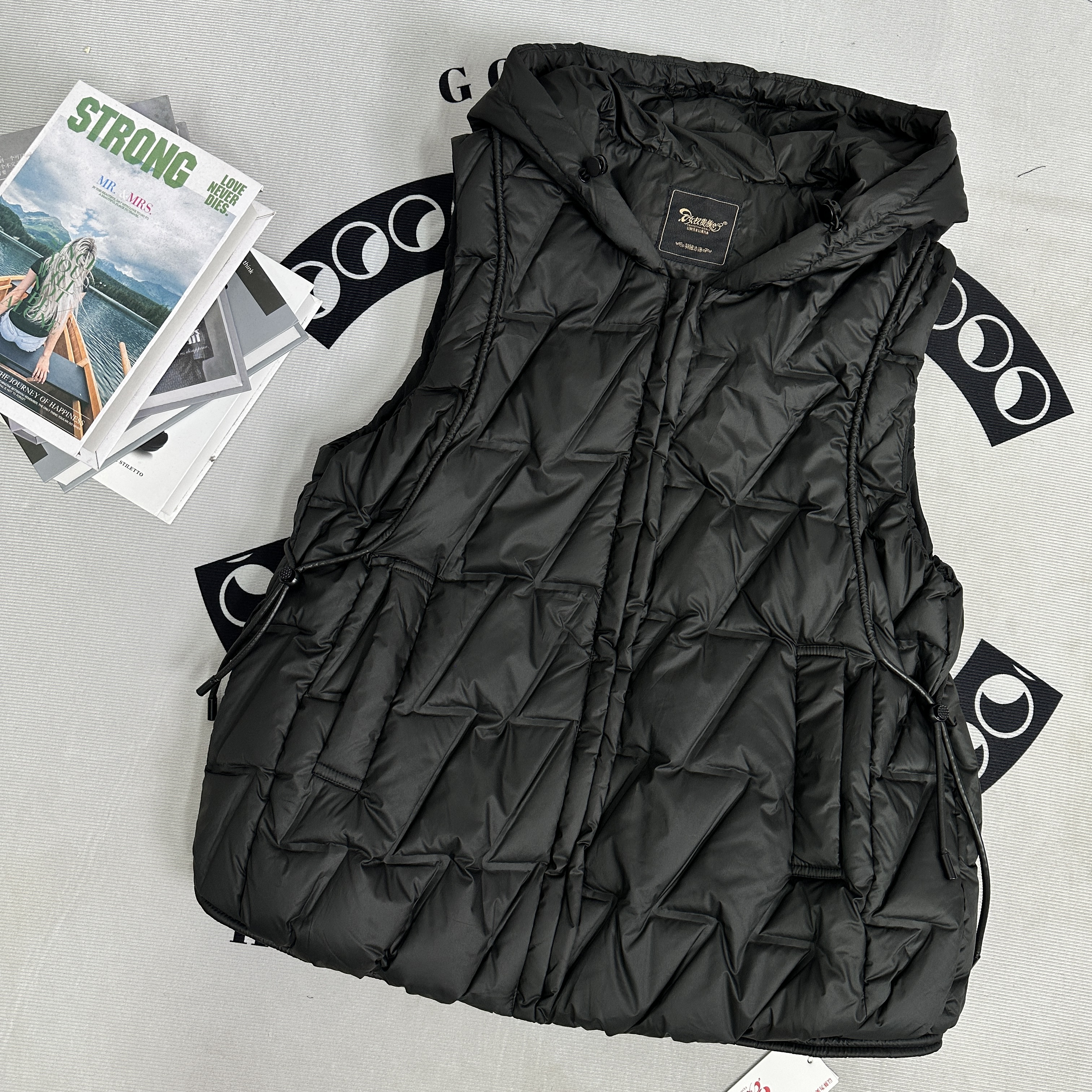 【女权贵族】秋冬季设计师款羽绒服连帽马甲-9001