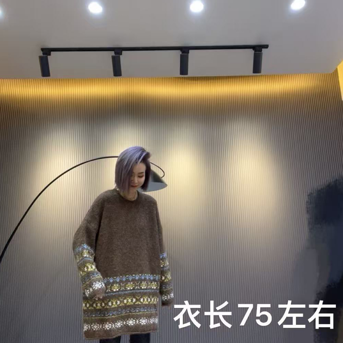 118#提花羊驼毛大版针织毛衣两边开叉上衣