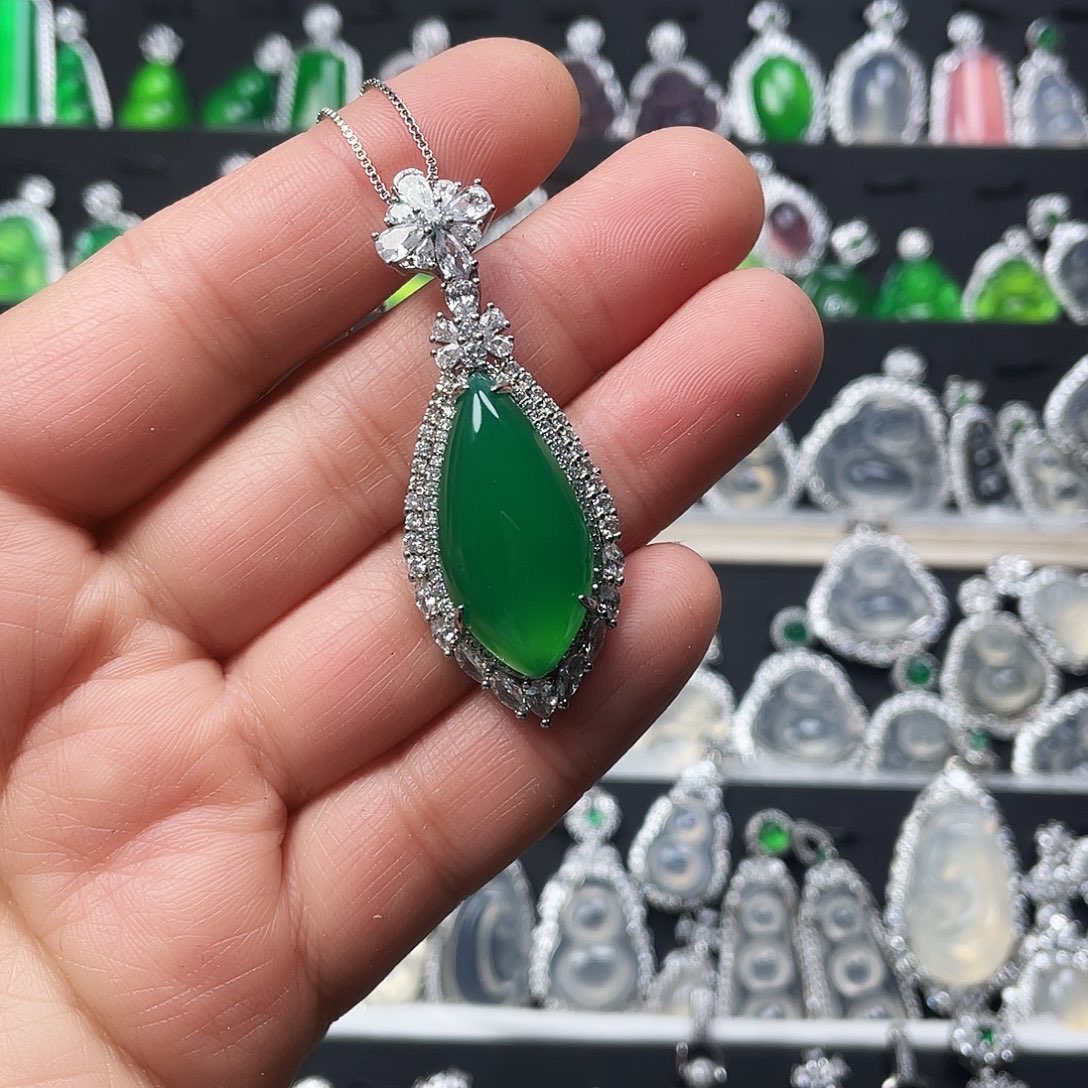 玛瑙/玉髓颈饰合金