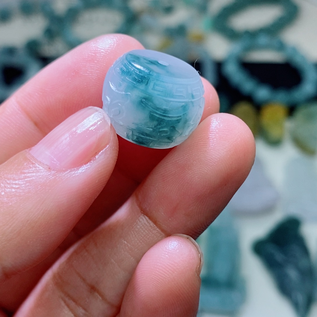 定制翡翠未镶嵌毛货抛光