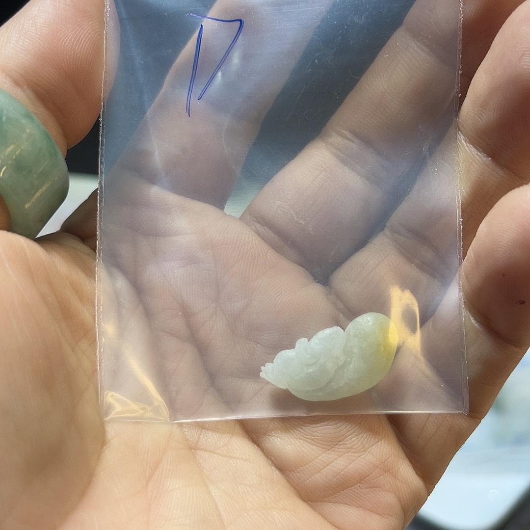 纯铜锆石合金Ｄ*饰品。        