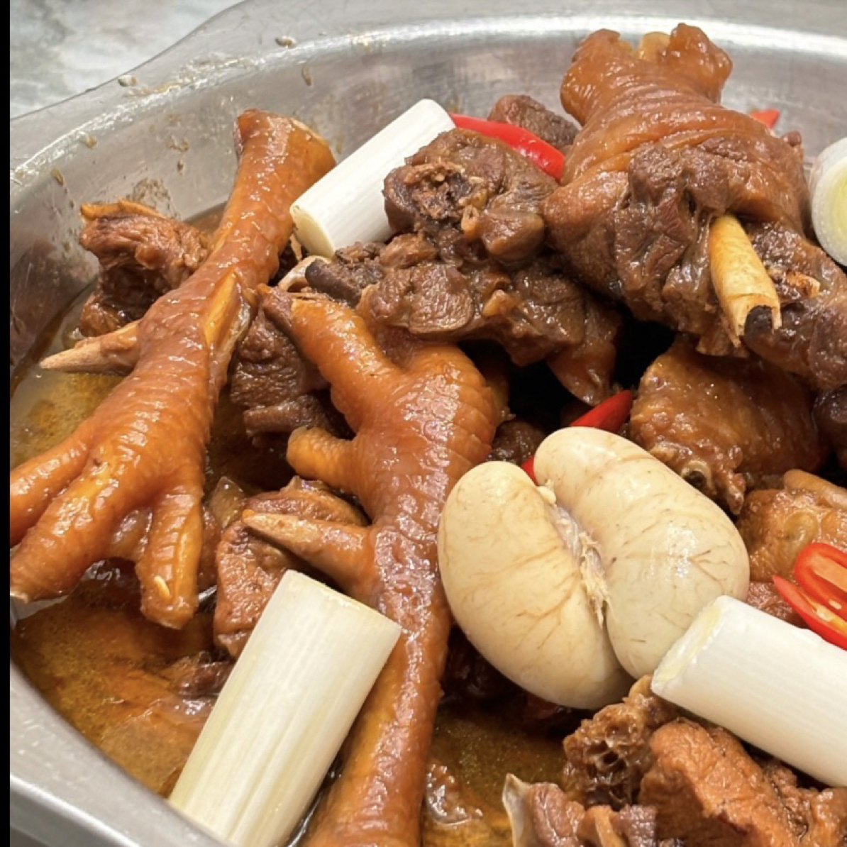 临沂南头炒鸡正宗两年以上沂蒙散养跑山鸡送沂蒙煎饼真空即食特产