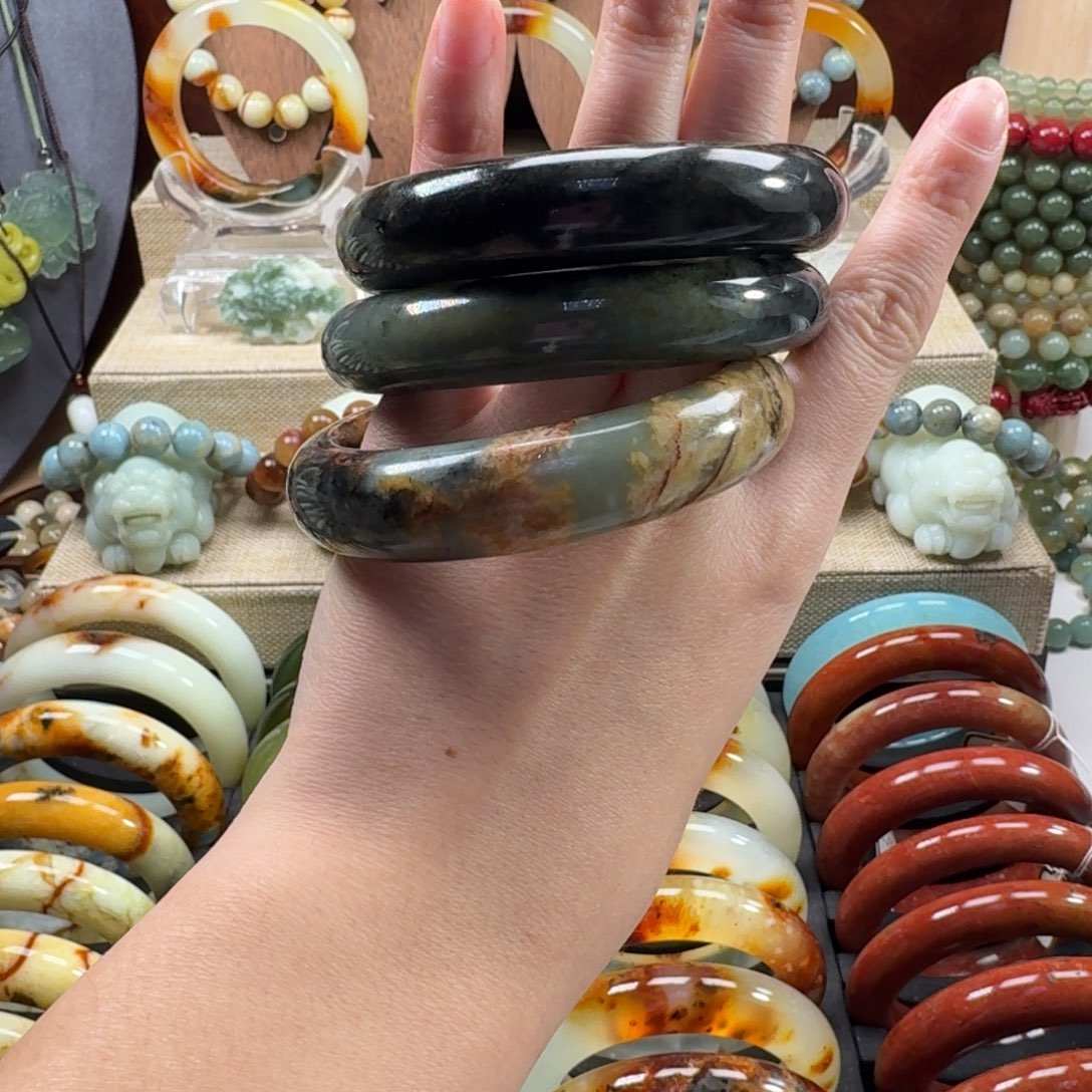 蛇纹石玉未镶嵌手镯2个56一个57