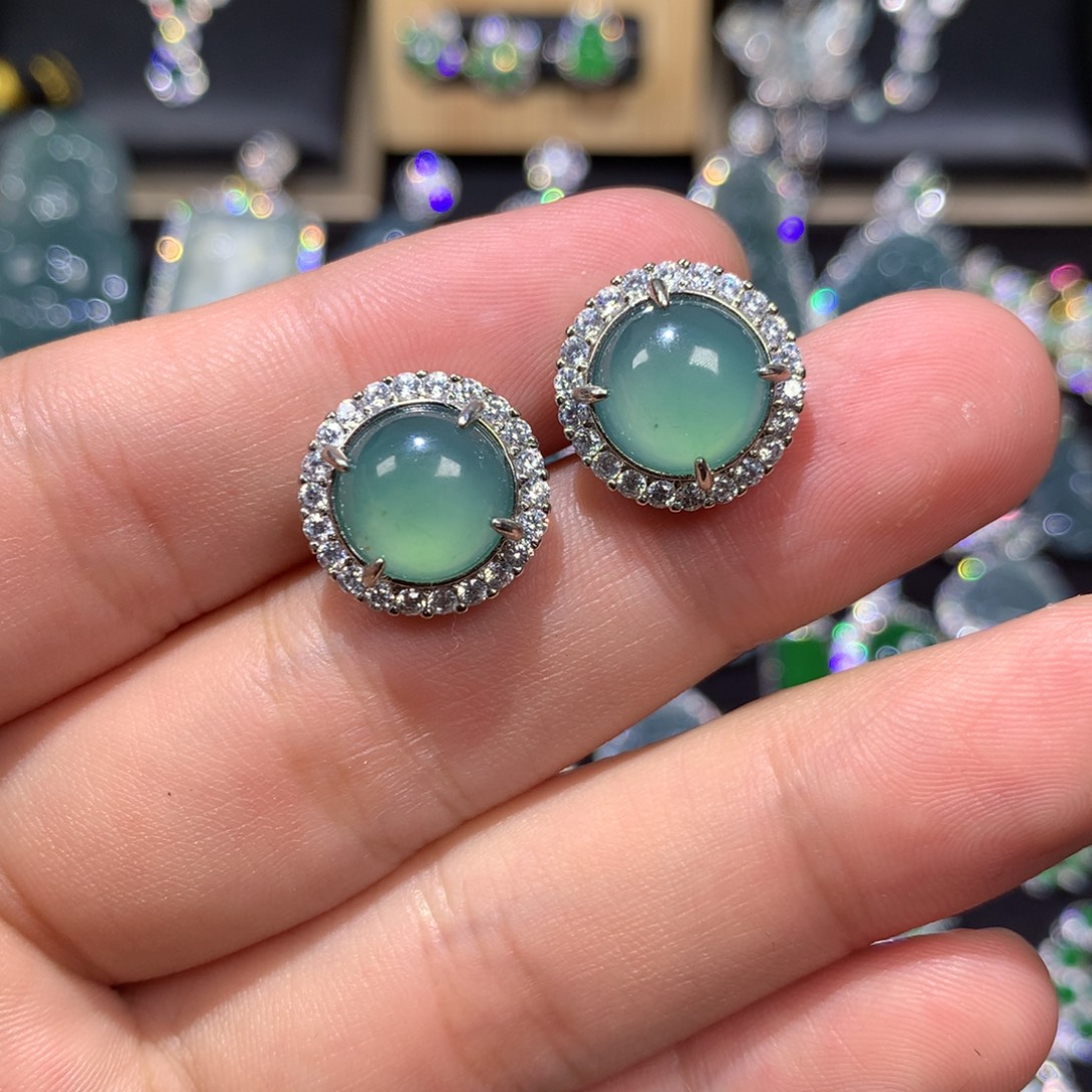 吊坠(赠链)未镶嵌翡翠