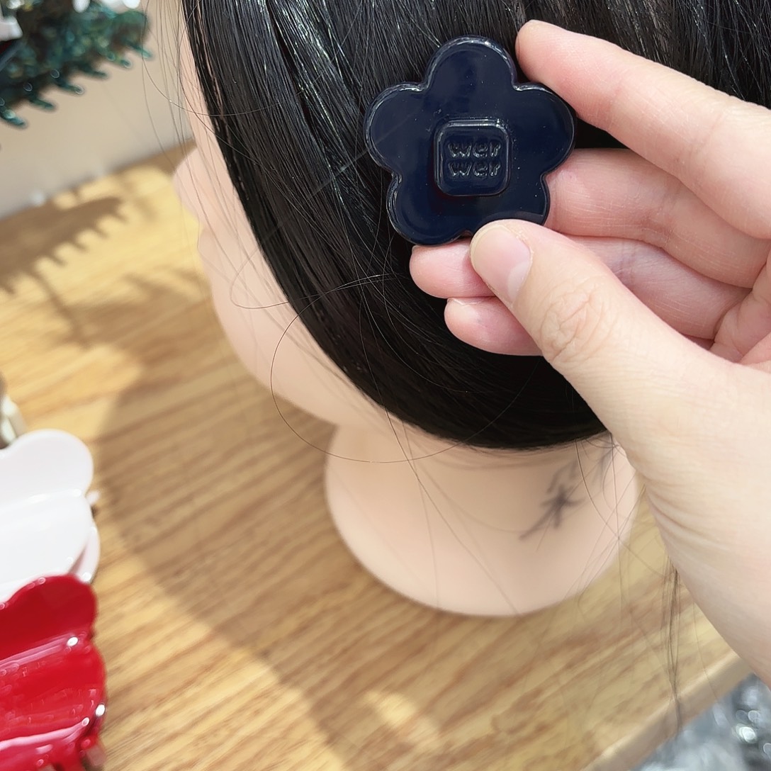 皮质铁合金小号花朵章蓝色