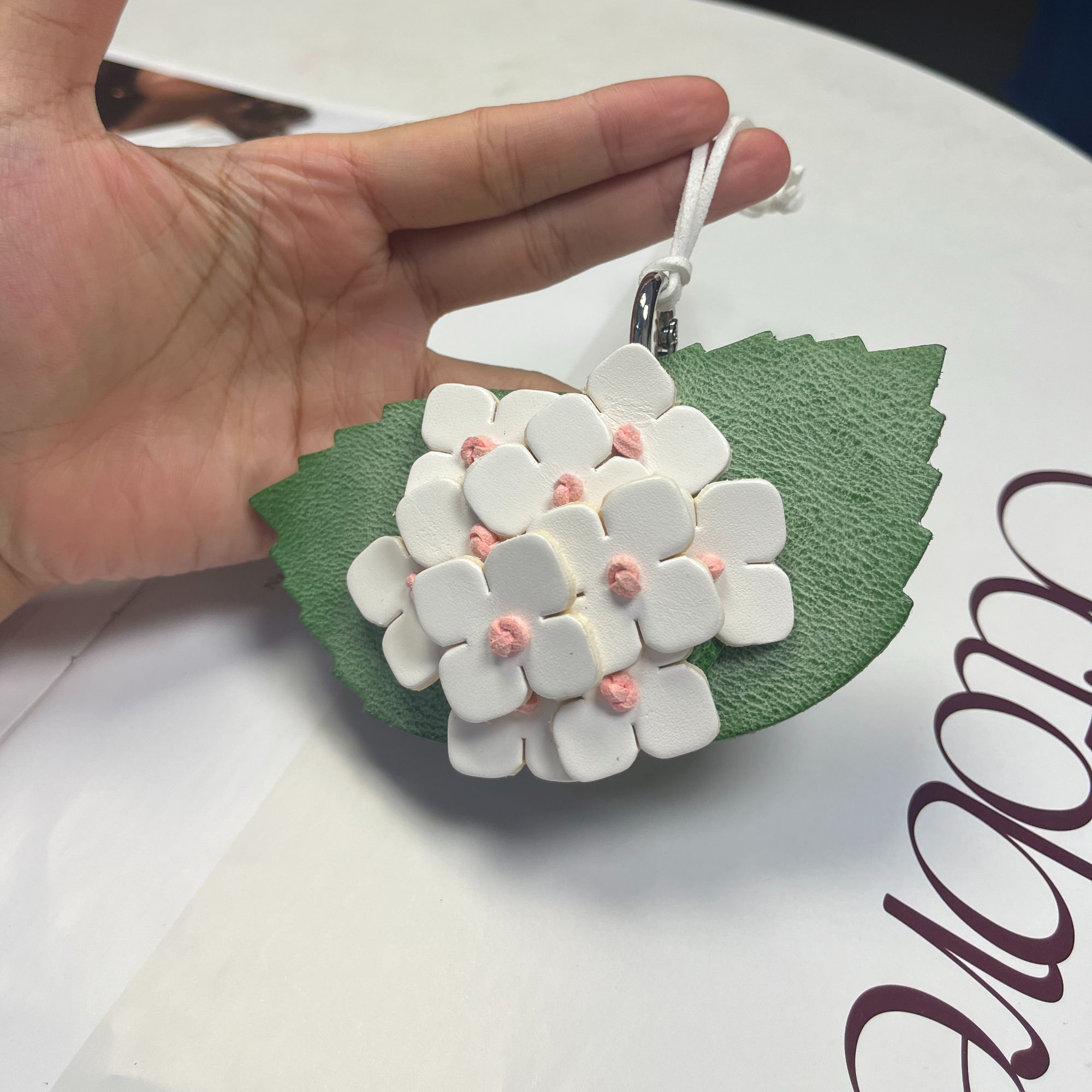 绣球花手工真皮包挂件手缝花花