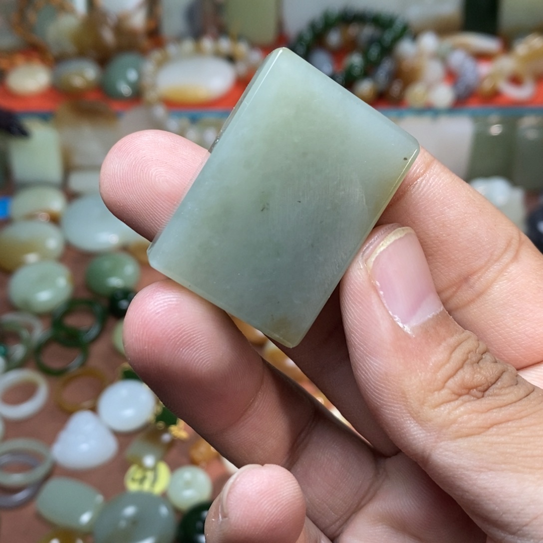 和田玉未镶嵌吊坠(不含链)