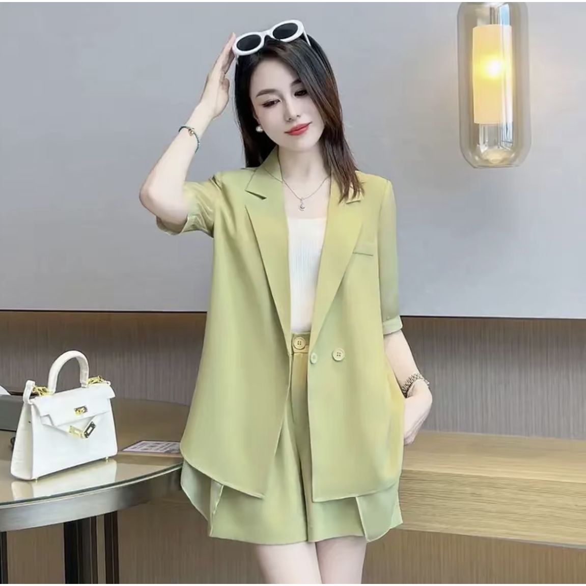 2025新款西服套装高级感气质冰丝短袖女装短裤两件套洋气时尚休闲