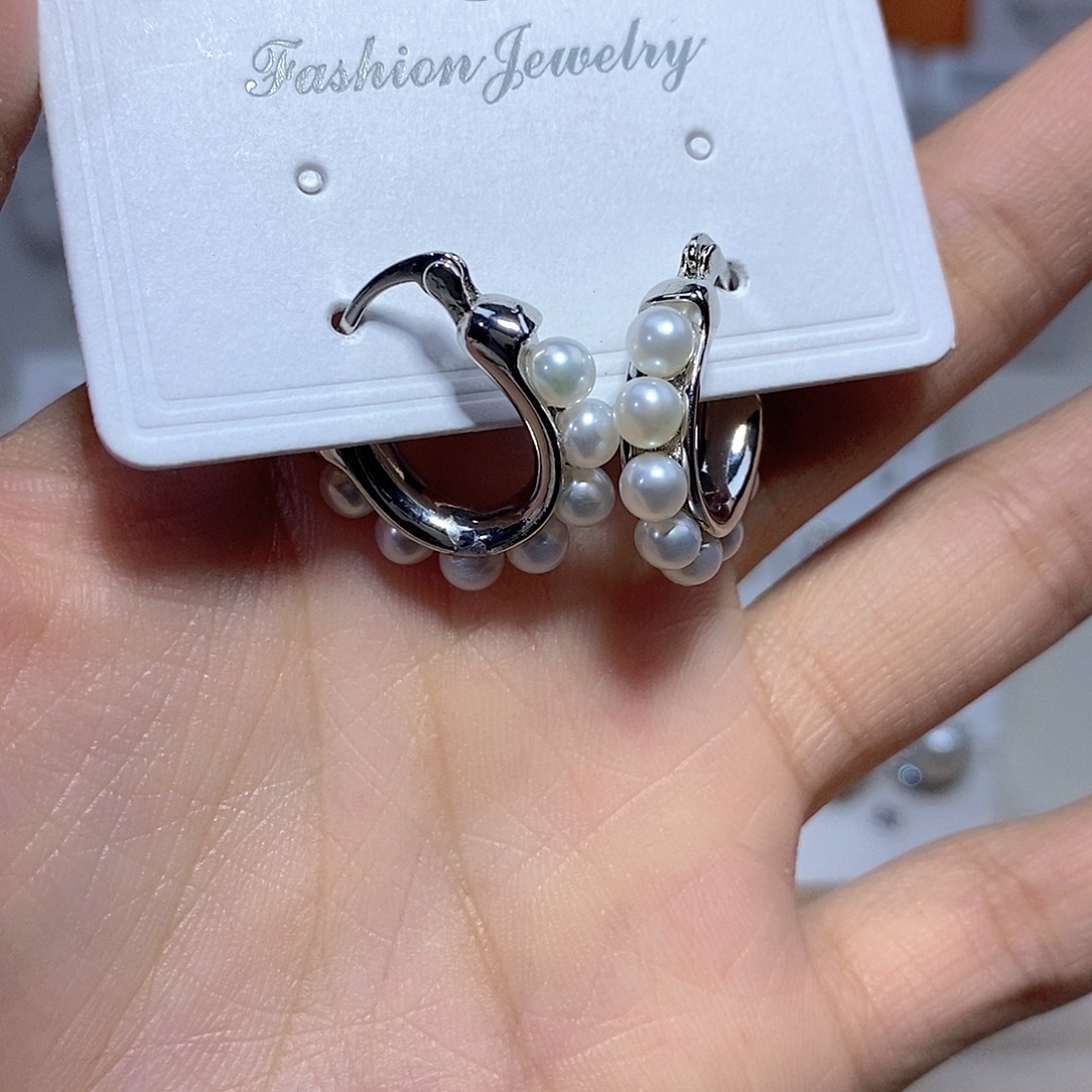 淡水珍珠耳饰未镶嵌