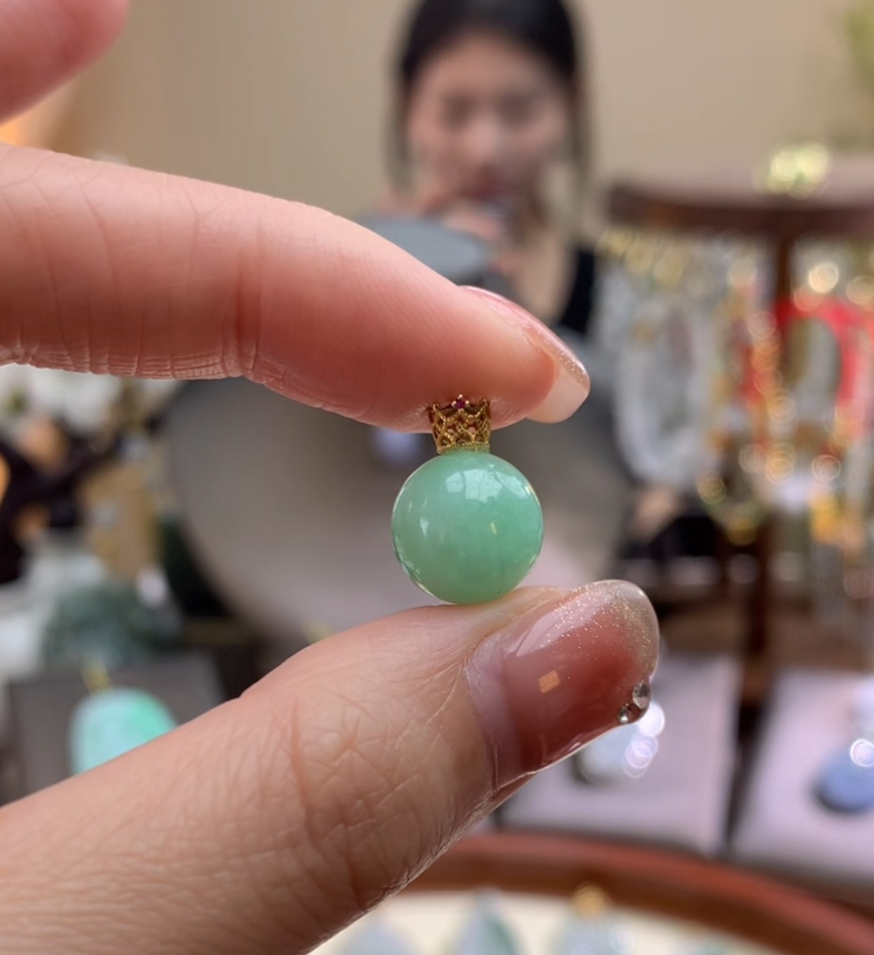 天然A货翡翠吊坠