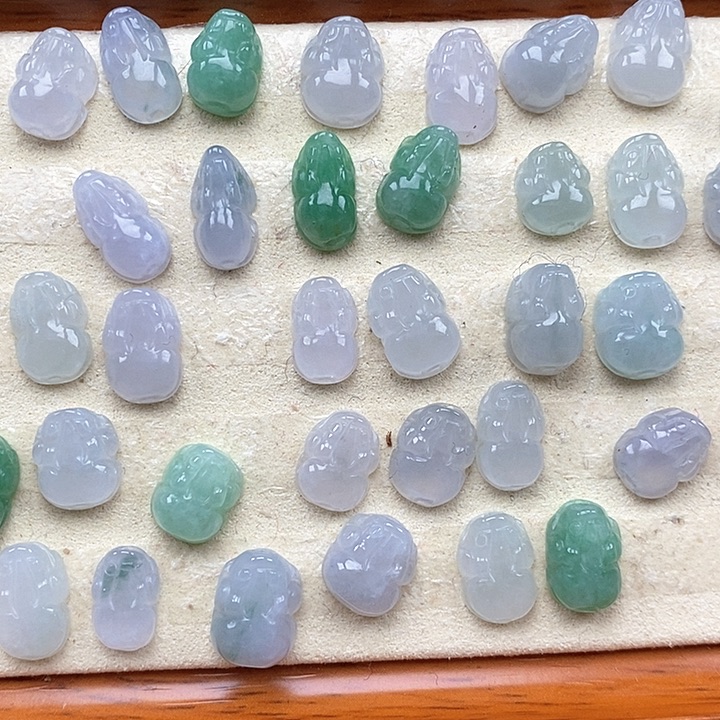 翡翠颈饰未镶嵌45一个