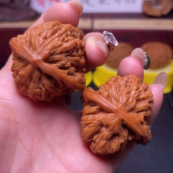 少***帅桃核吊坠四座楼福利