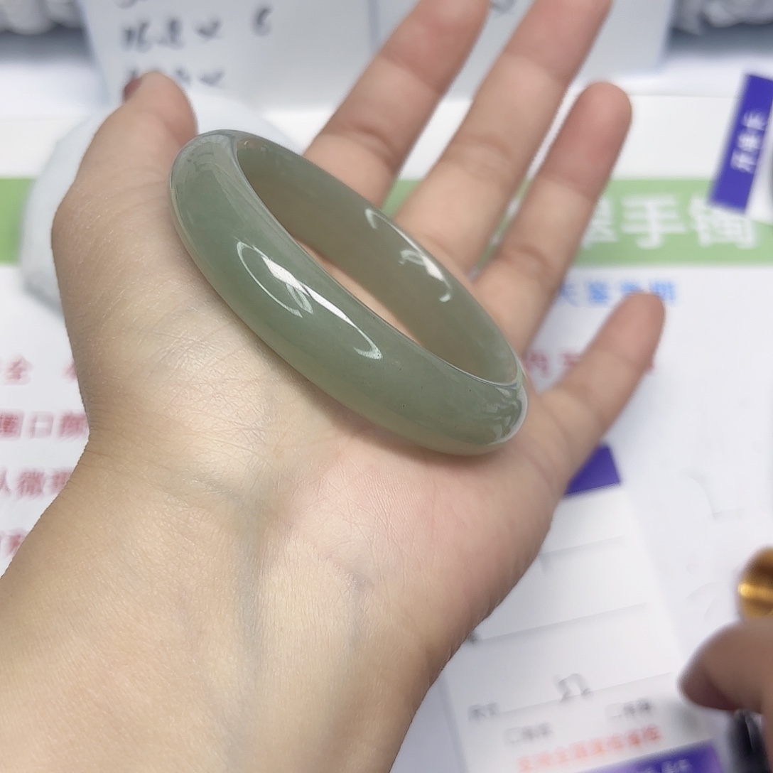 石英质玉未镶嵌手镯51/5251