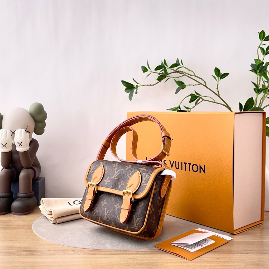 99新 LouisVuitton/路易威登 Satchel邮差/单肩包/1008/前