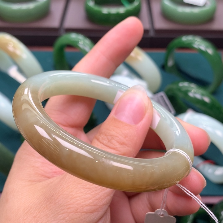 未镶嵌手镯和田玉（糖玉）