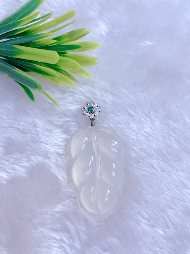 天然马达加斯加高冰玉髓叶子吊坠 925银扣头