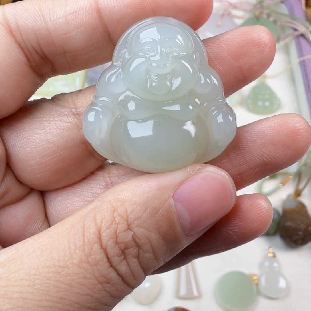 一***弋和田玉未镶嵌颈饰