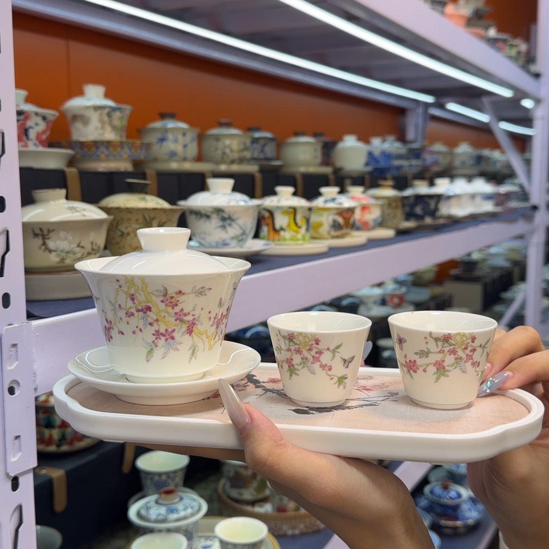 我在外面吃饭呢你在哪