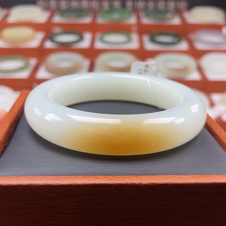 和田玉手镯未镶嵌新疆金山糖白