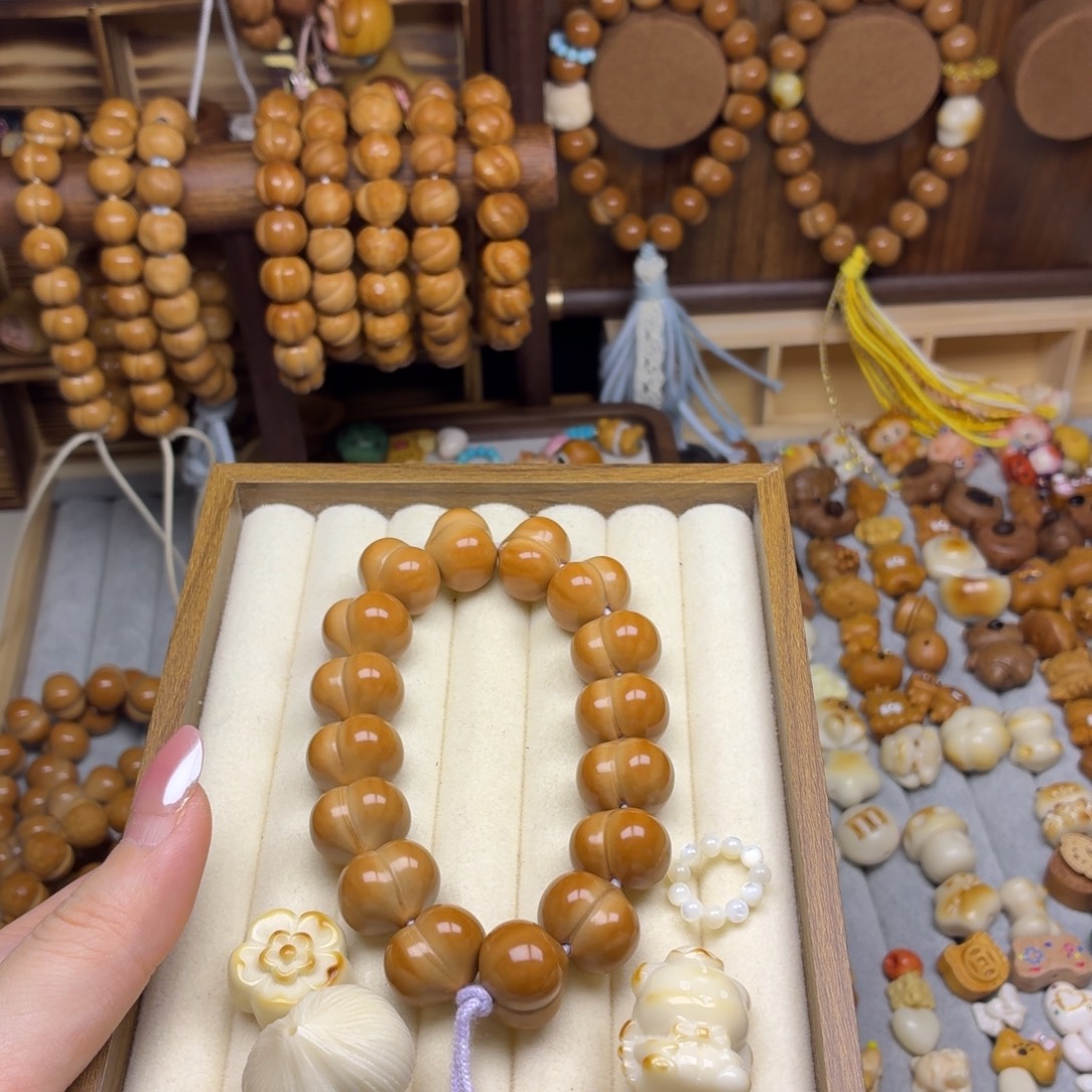 晓***猴头核桃手串28手工➕三配饰，卡环，咖色流苏