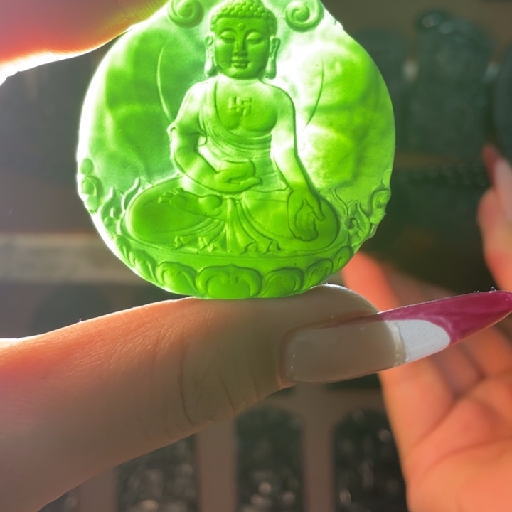 未镶嵌蛇纹石玉颈饰