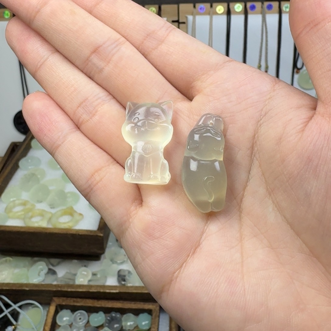 蛇纹石玉吊坠未镶嵌