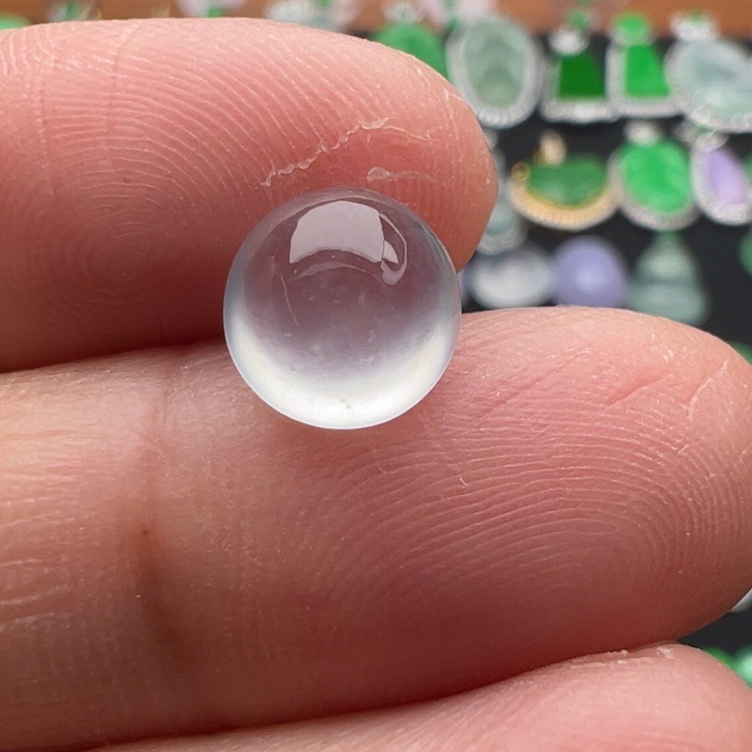 翡翠颈饰未镶嵌蛋8.1