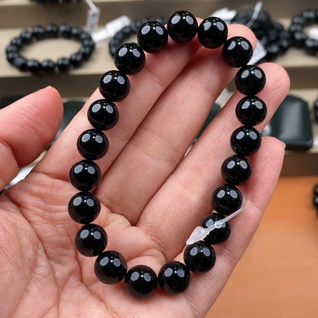 一***木和田玉未镶嵌手串