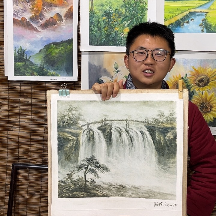 油画行路人小院绘画作品