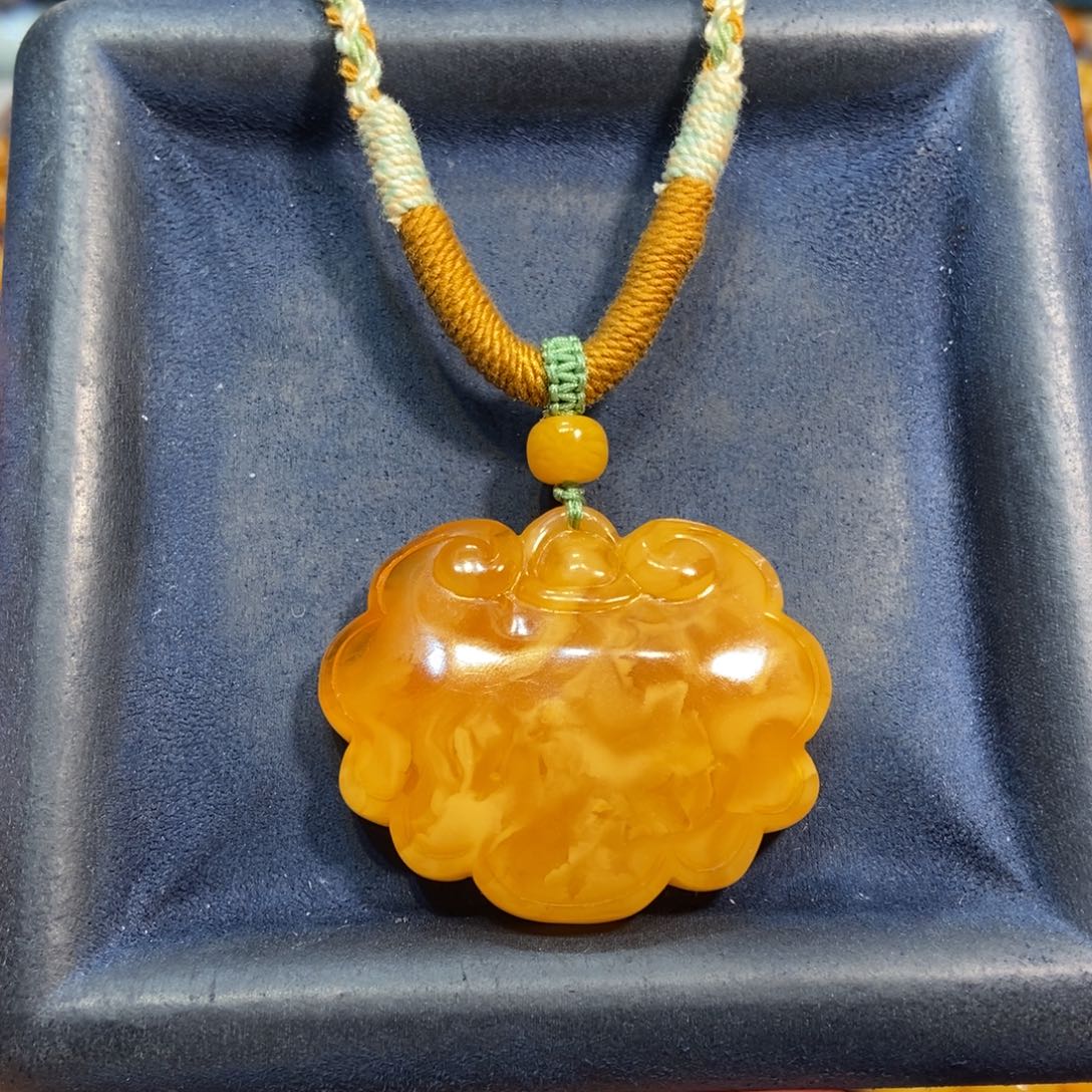 琥珀颈饰未镶嵌蜜蜡