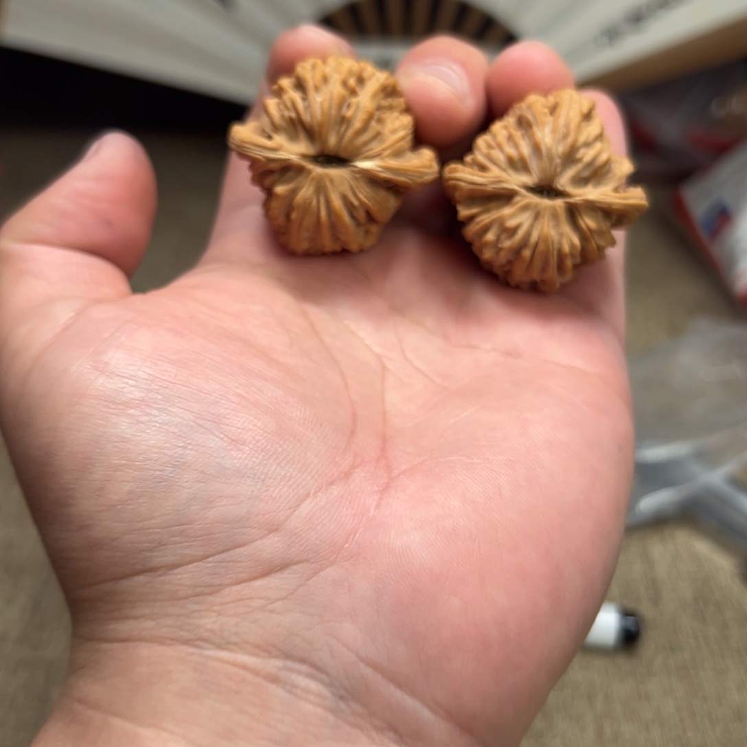 早***因文玩核桃把件全品四座楼 一图一物 无运费险