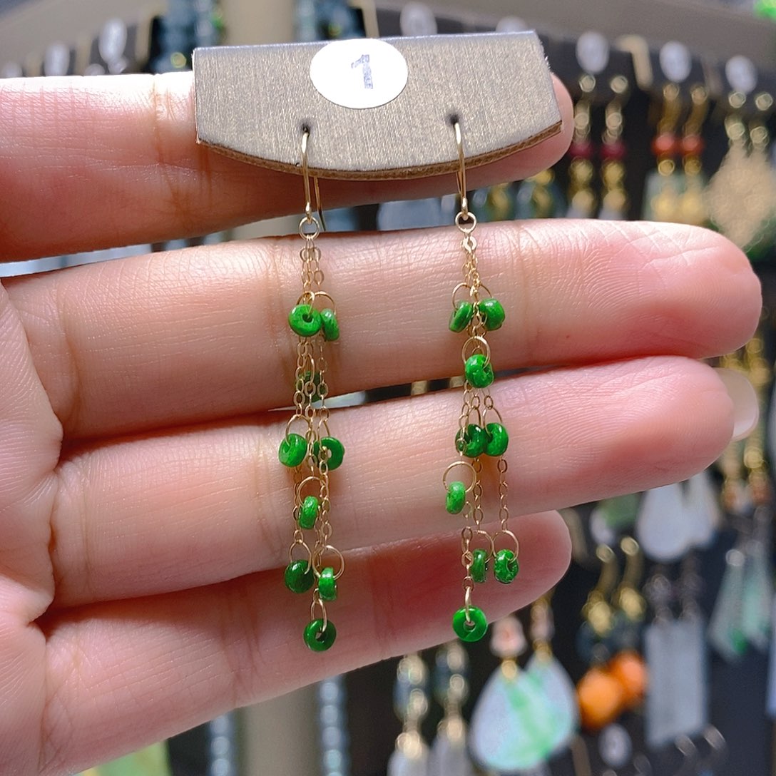 18K金镶嵌翡翠耳饰