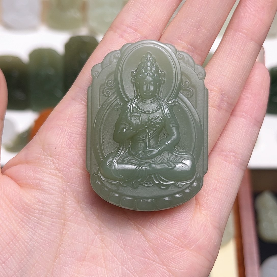 和田玉颈饰未镶嵌浅****央