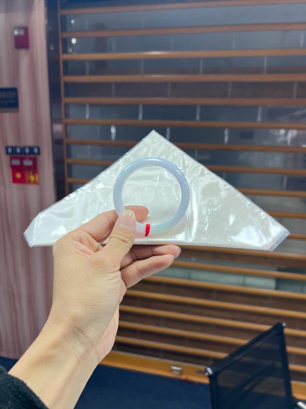 纯天然缅甸a货翡翠手镯买断1688