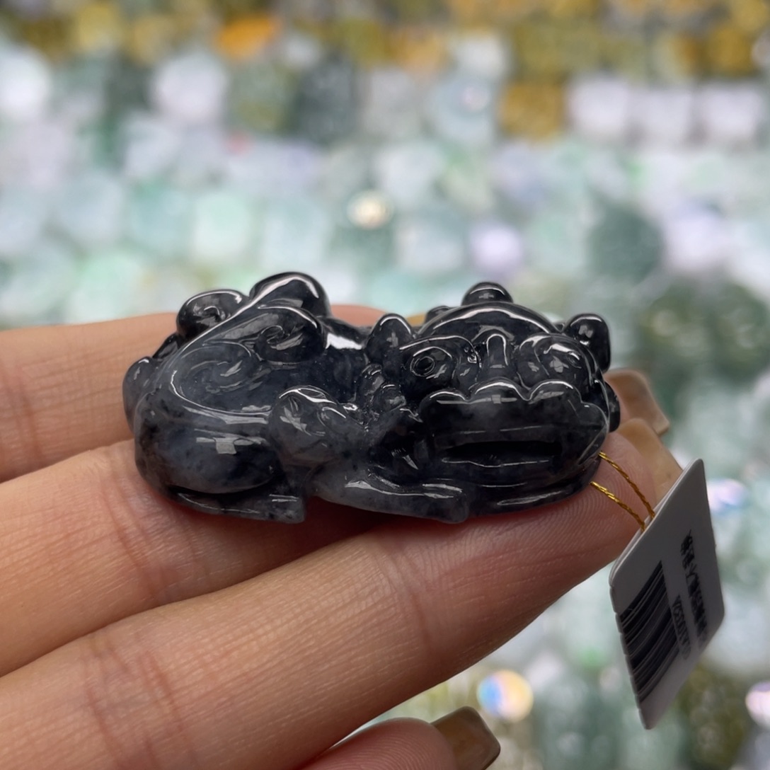 开***6翡翠未镶嵌颈饰貔貅