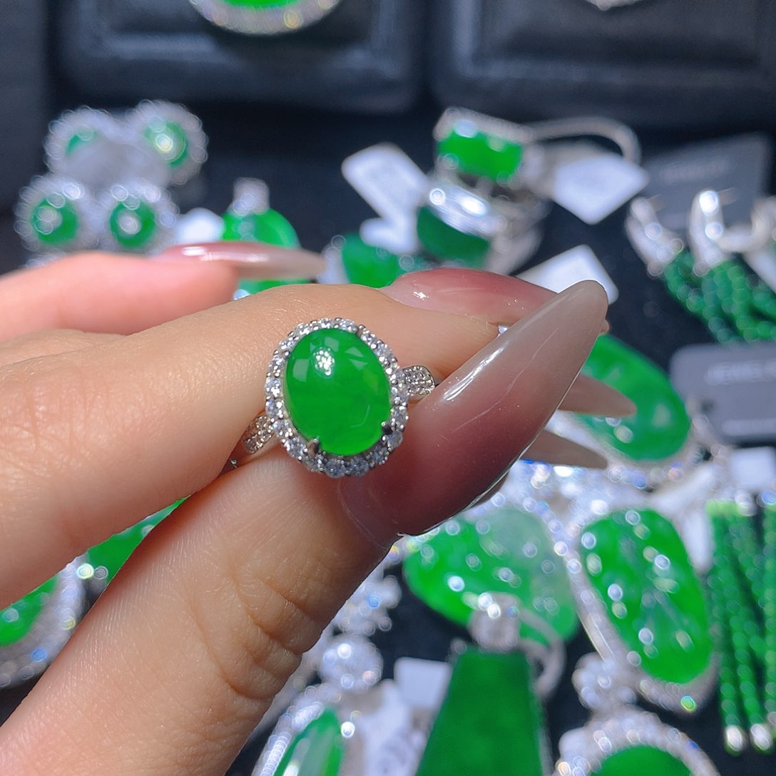 翡翠颈饰银S925镶嵌翡翠