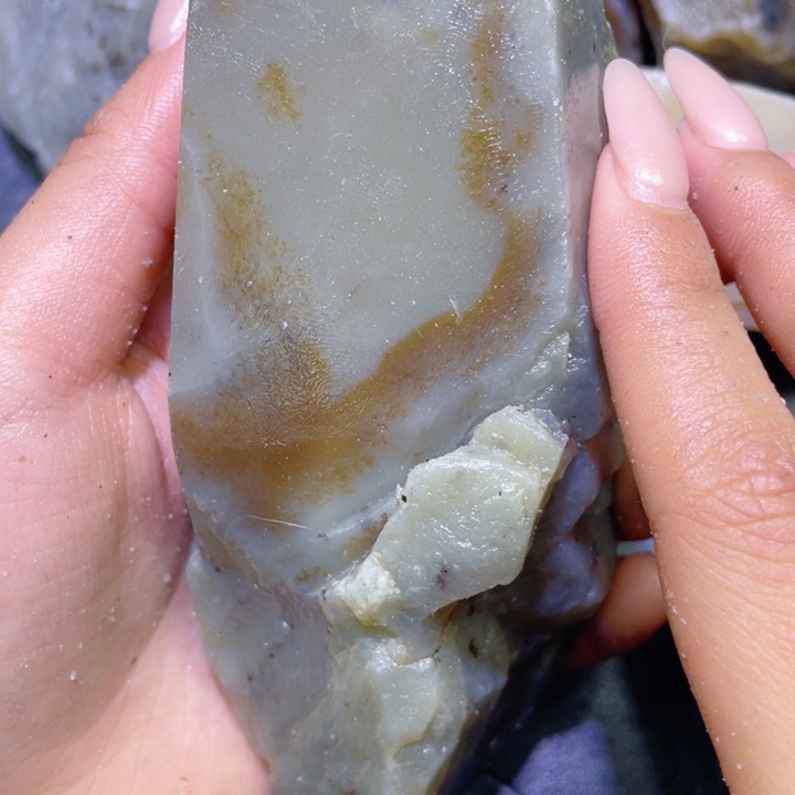 和田玉未镶嵌珠宝半成品