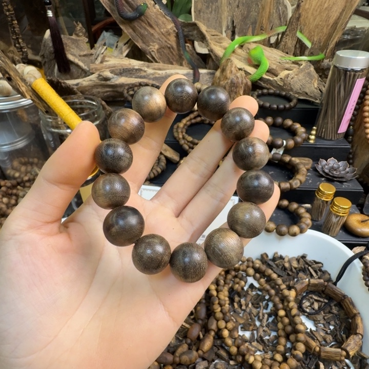 沉香碎屑沉香海南沉香黑油格1.6大11克➕沉香碎屑多样性