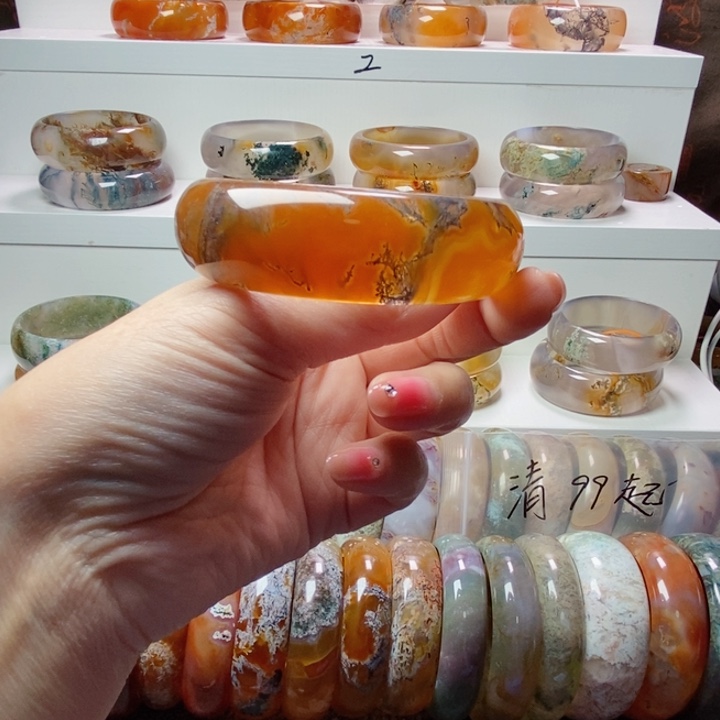 玛瑙/玉髓手镯未镶嵌58