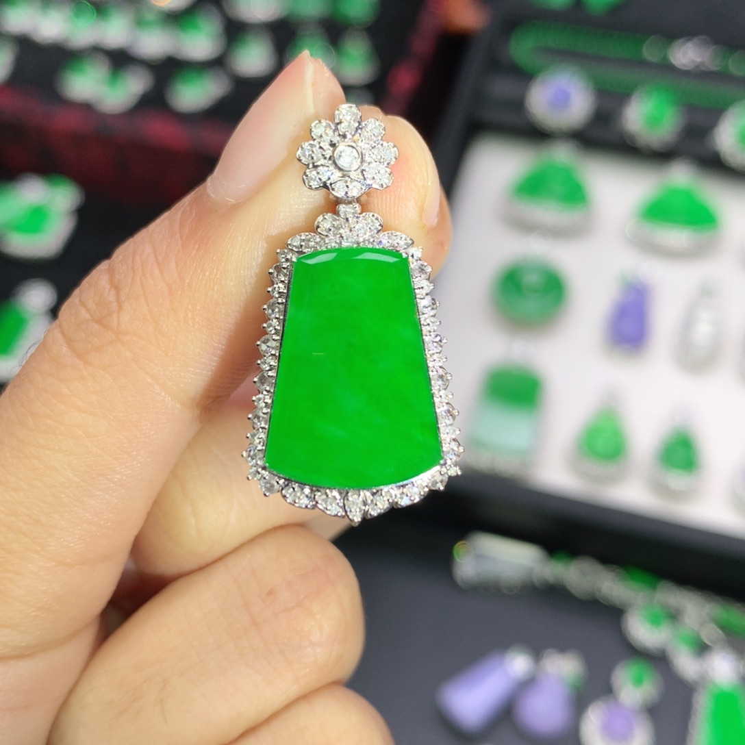 翡翠18K金镶嵌吊坠(不含链)