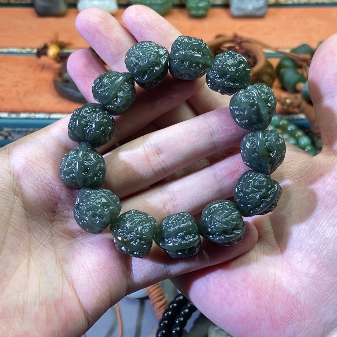 和田玉颈饰未镶嵌