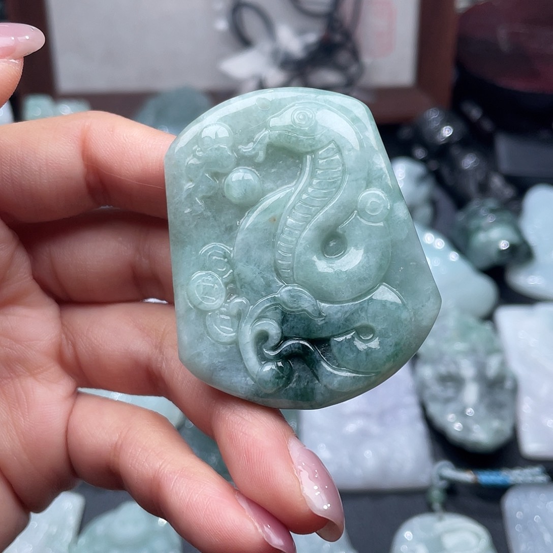 翡翠未镶嵌颈饰翡翠