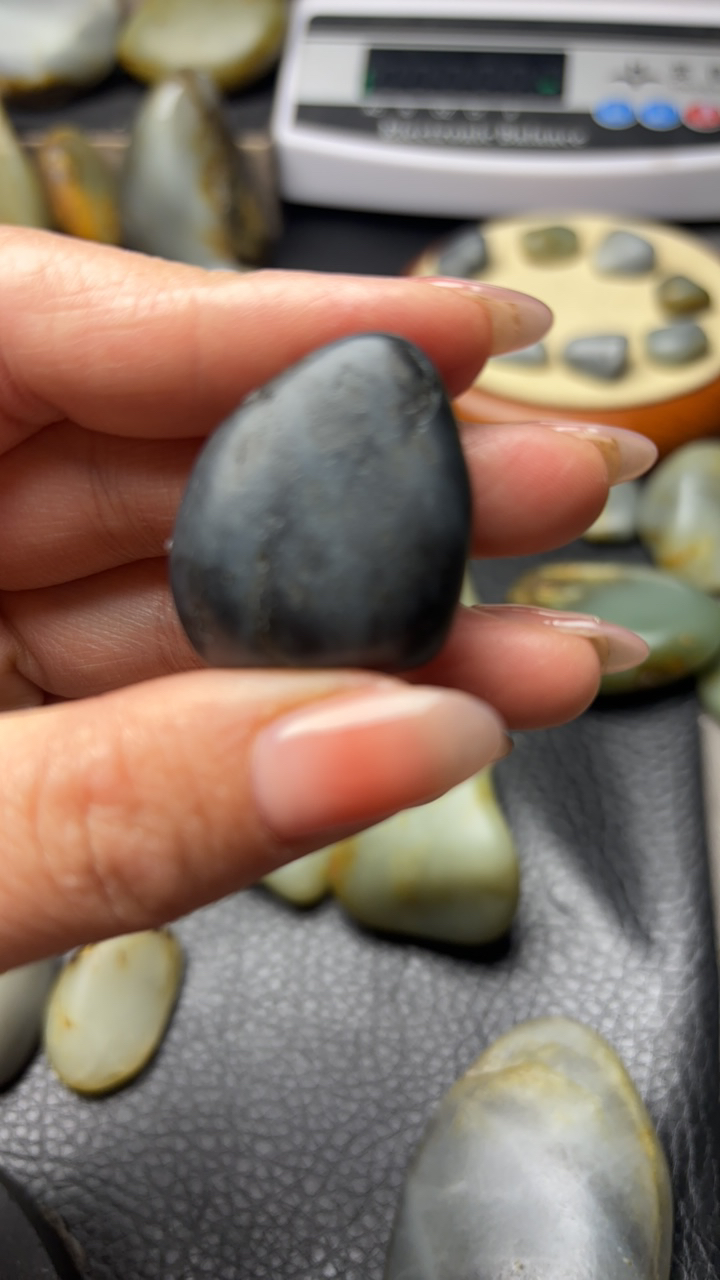 新疆和田玉吊坠1