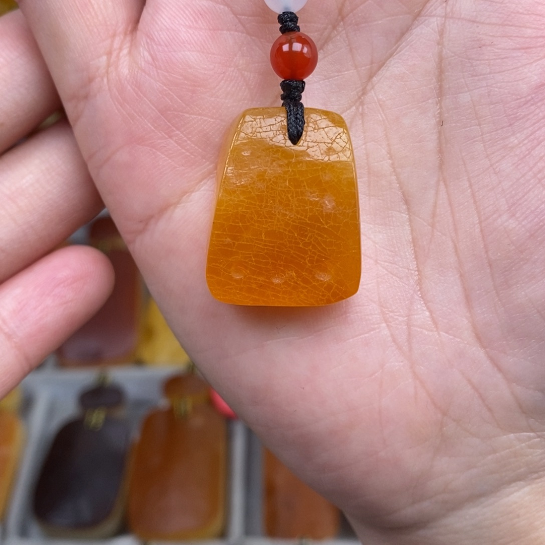 琥珀未镶嵌珠宝奇石