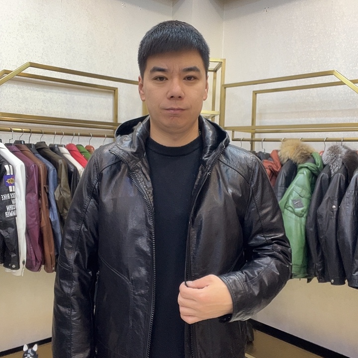 真皮皮衣牛皮油蜡羽绒内胆可拆卸200斤以内备注身高体重