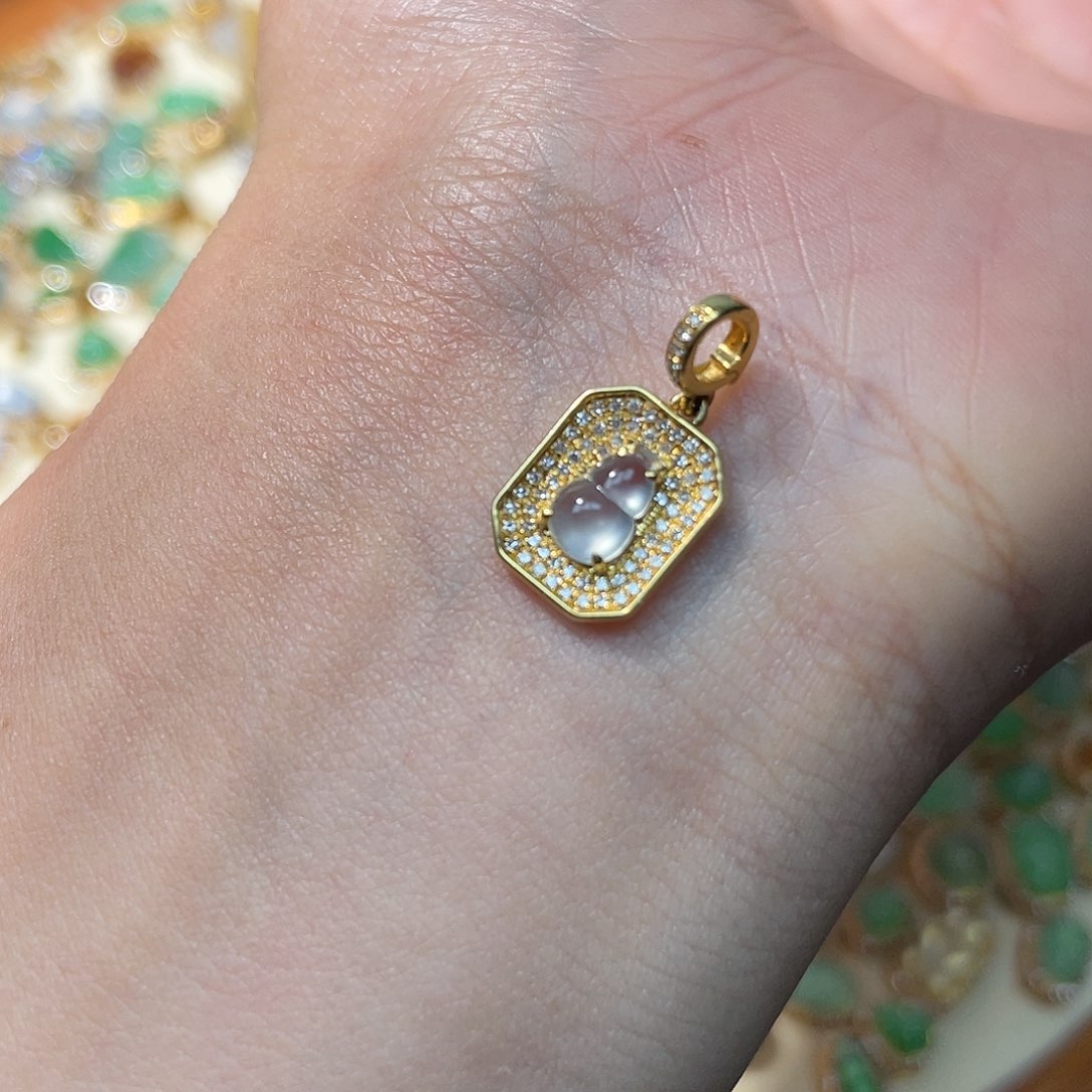 翡翠吊坠(不含链)18K金镶嵌