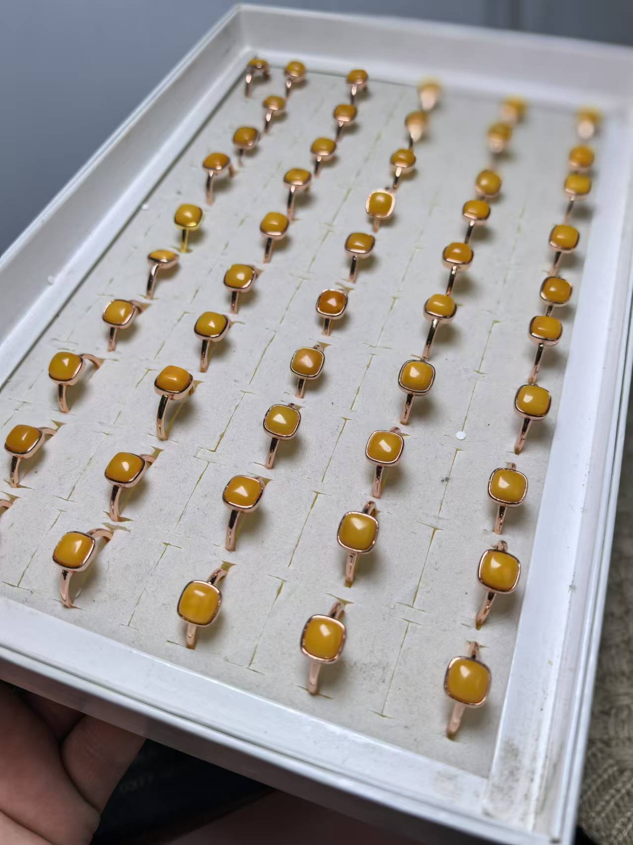 ML-7119【蜜蜡方糖戒指】鸡油黄（多样性发其一）